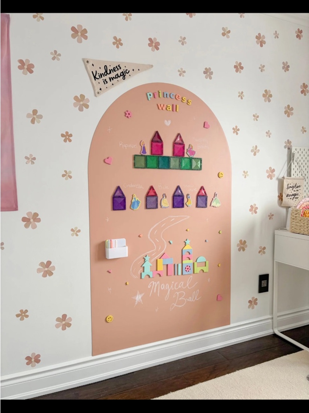 Cherrypick JUMBO Magic Playwall - Arch Magnetic Wall in Caramel